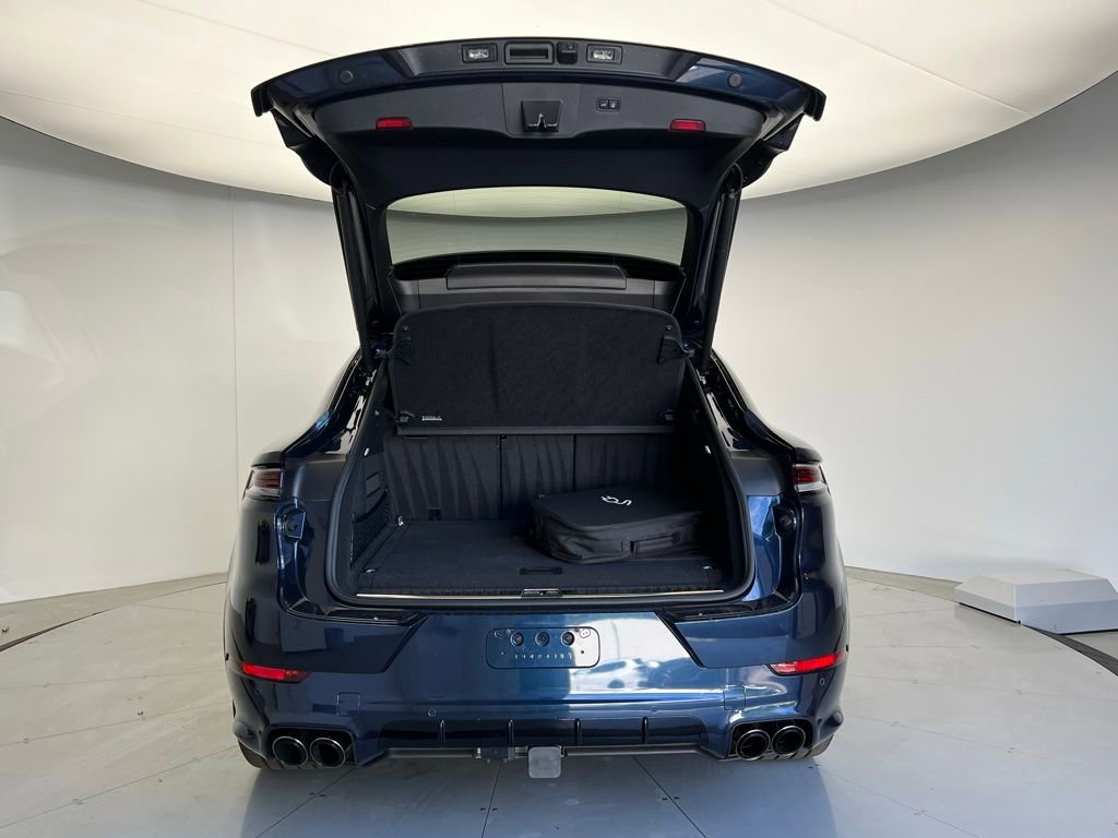 Used 2024 Porsche Cayenne Turbo image 20