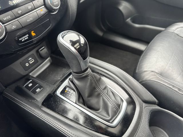 Used 2020 Nissan Rogue SL w/ Premium Package image 24
