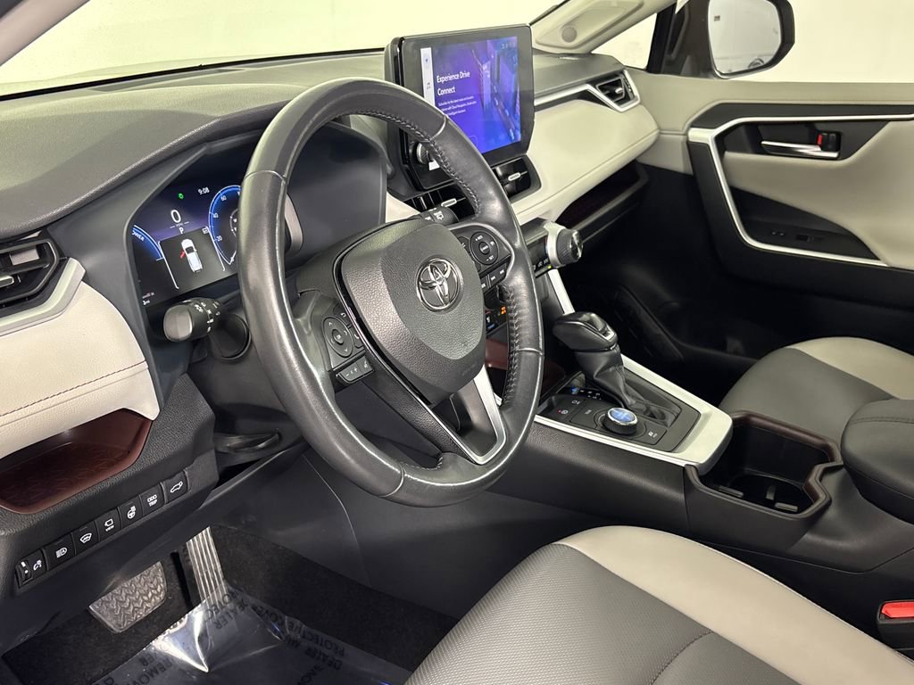 Used 2024 Toyota RAV4 Limited w/ Advanced Technology Package image 7
