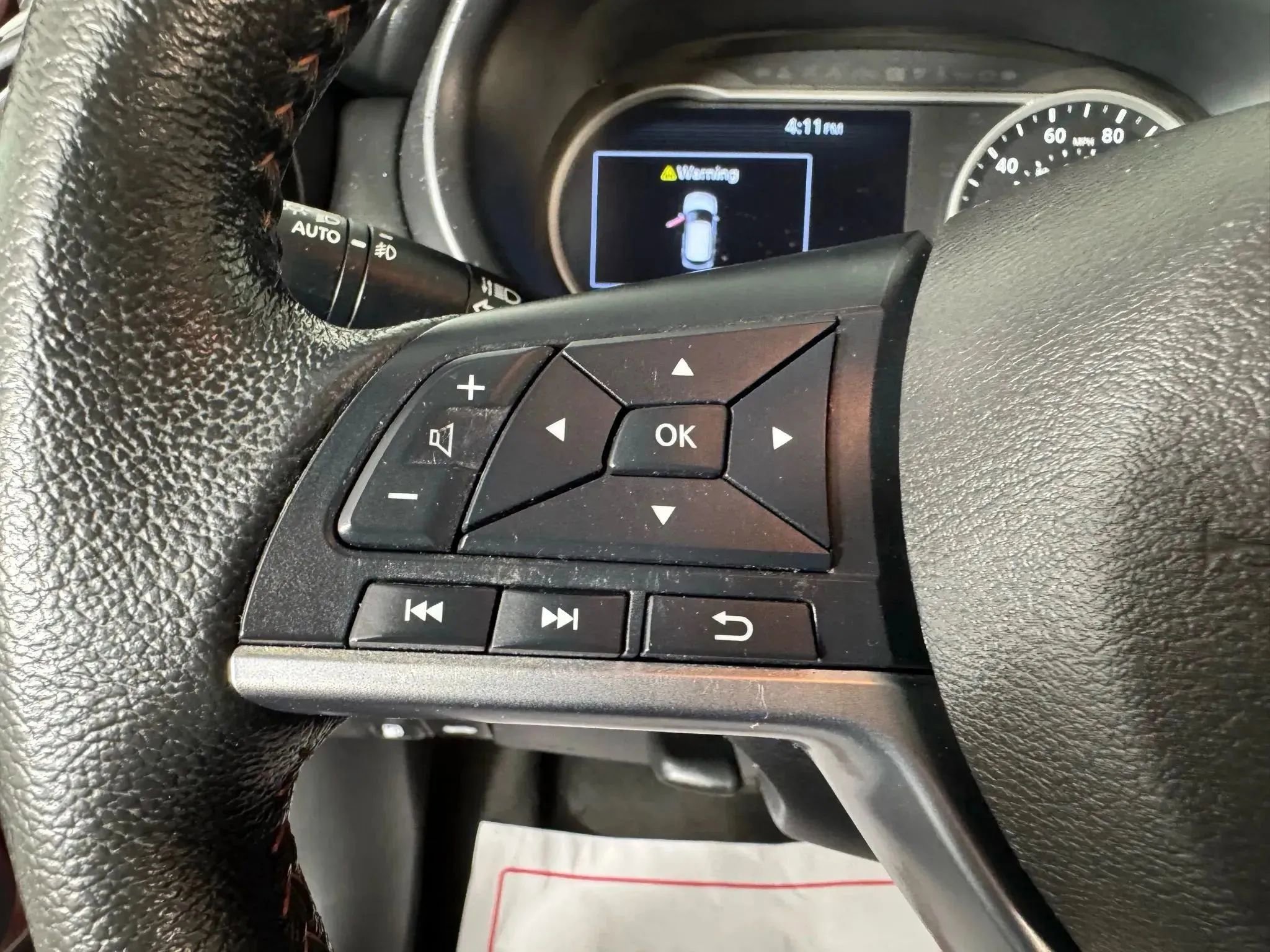 Used 2020 Nissan Kicks SR image 16