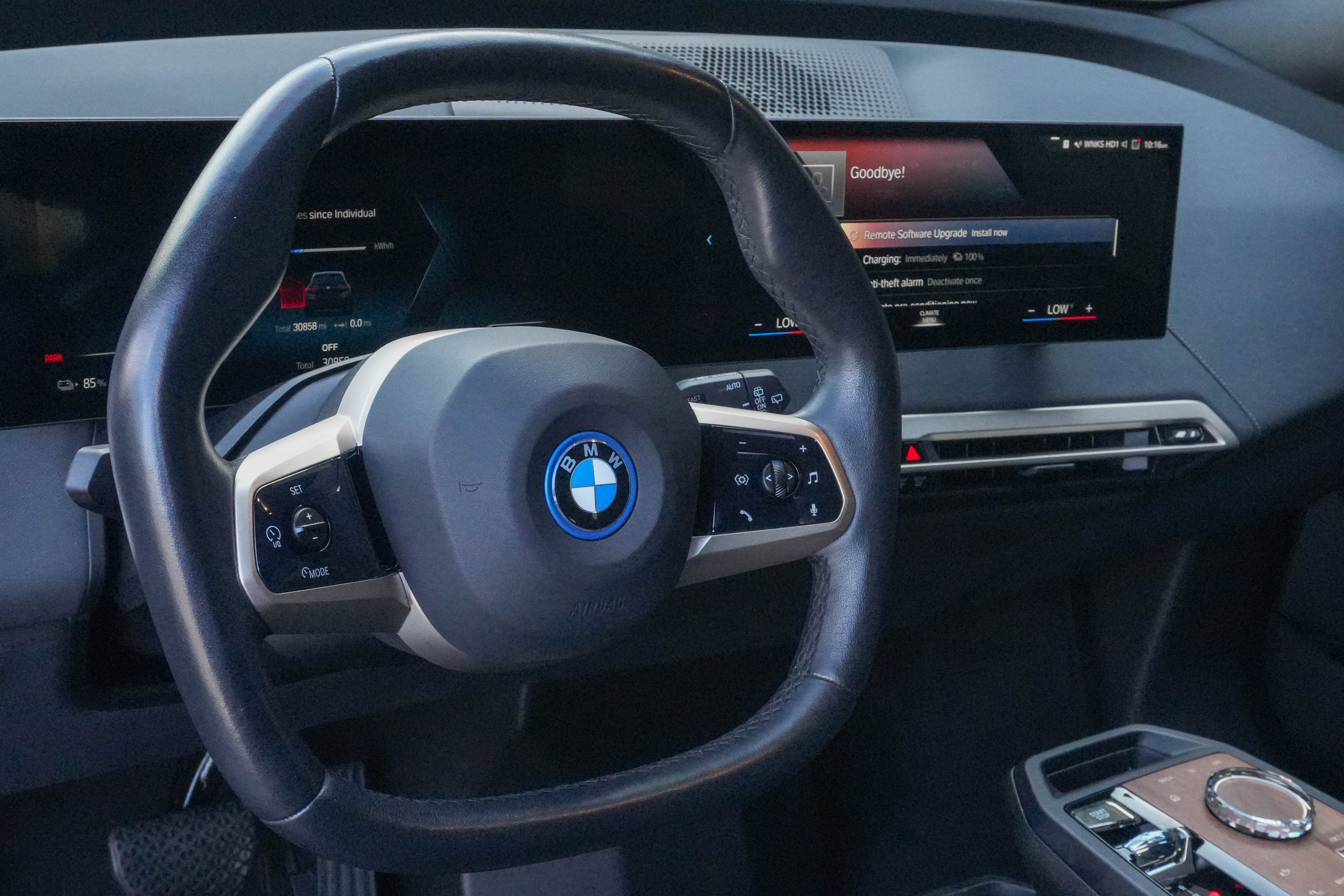 Certified 2023 BMW iX M60 w/ Executive Package AWD/4WD image 10