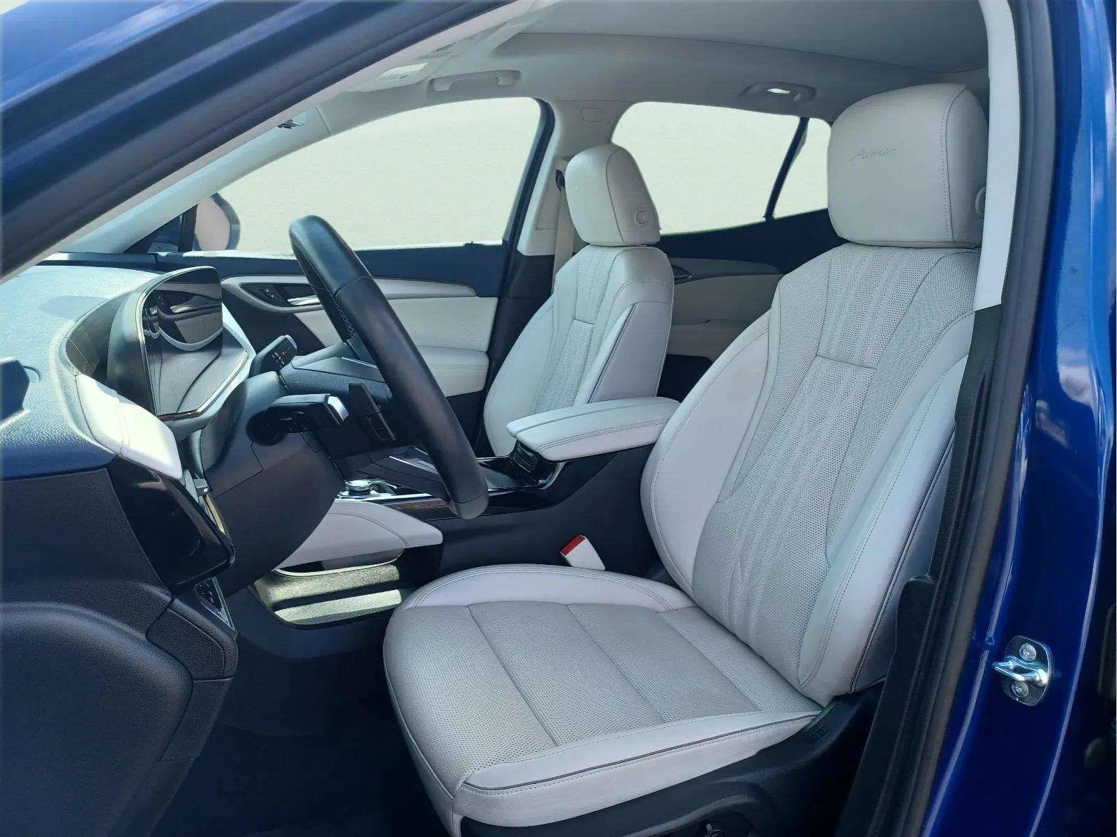 Used 2024 Buick Envision AWD Avenir image 9