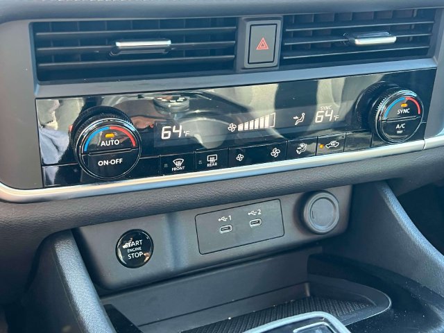 Certified 2025 Nissan Rogue SV AWD/4WD image 29