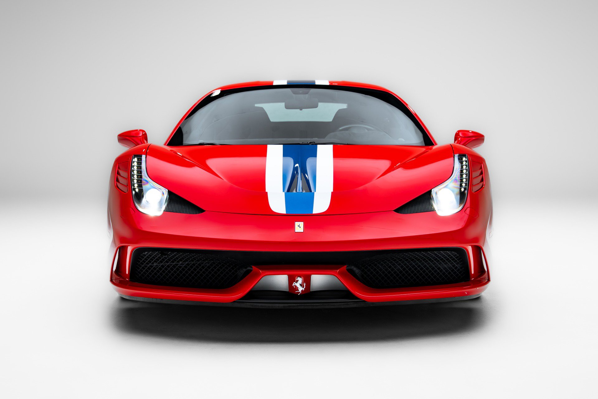 Used 2015 Ferrari 458 Speciale Coupe RWD image 3