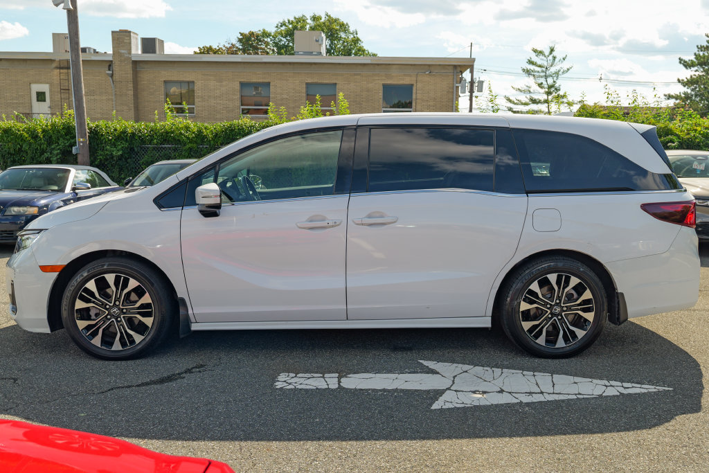 Used 2025 Honda Odyssey Elite image 4