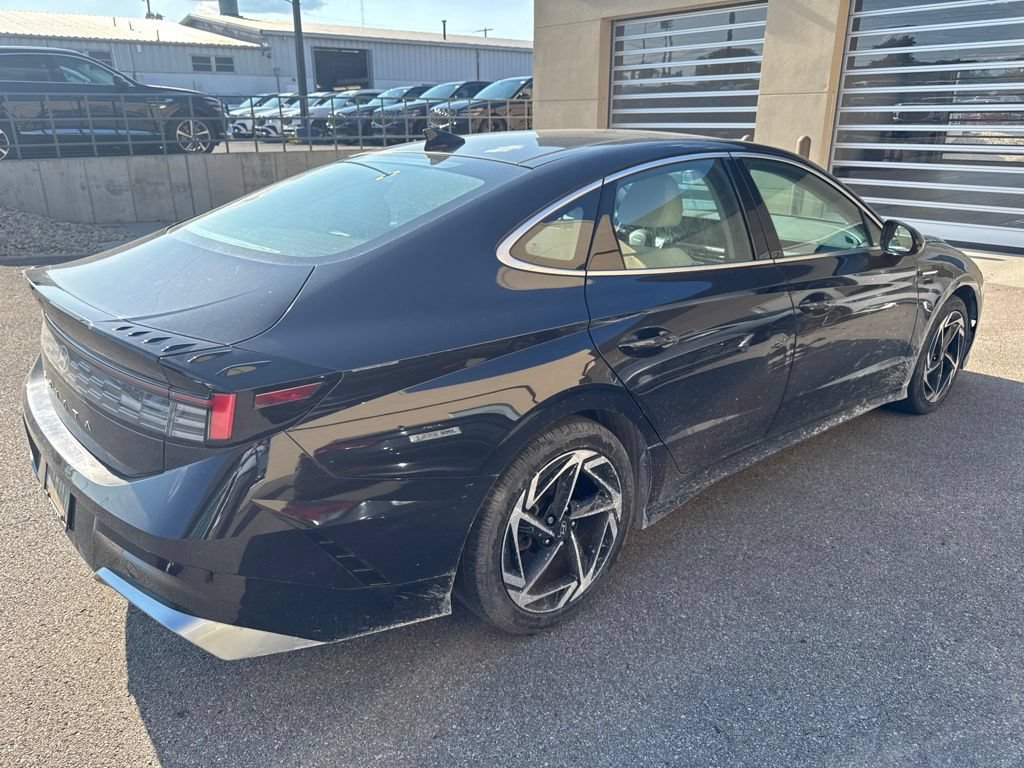 Used 2024 Hyundai Sonata SEL w/ Convenience Package FWD image 3