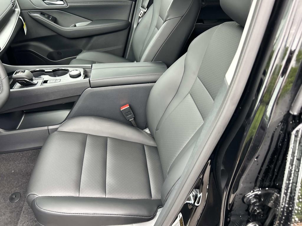 New 2026 Nissan Rogue Dark Armor AWD/4WD image 15