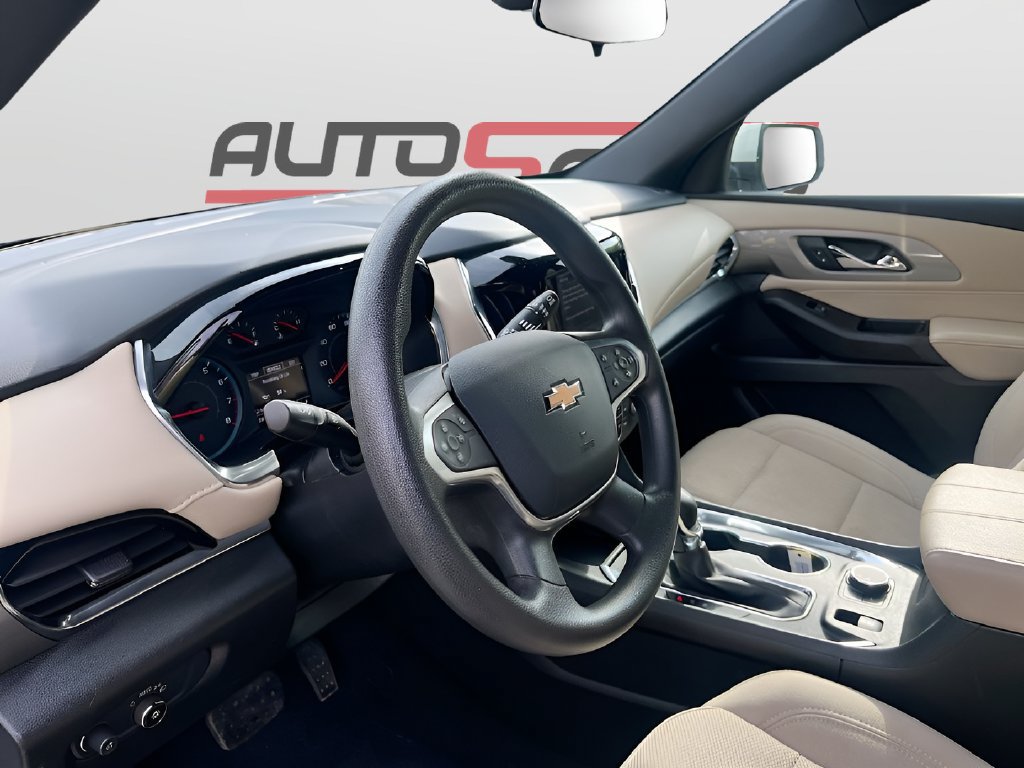 Used 2023 Chevrolet Traverse LS w/ Safety Package FWD image 11