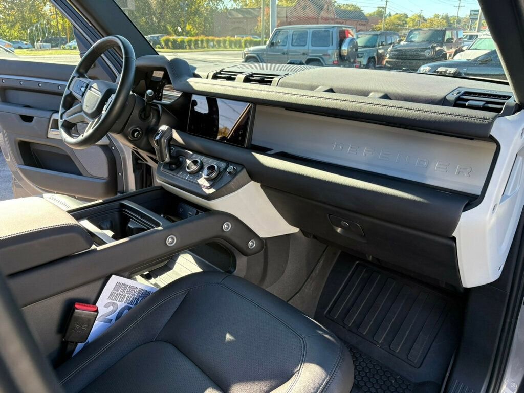 Used 2024 Land Rover Defender 110 S image 27