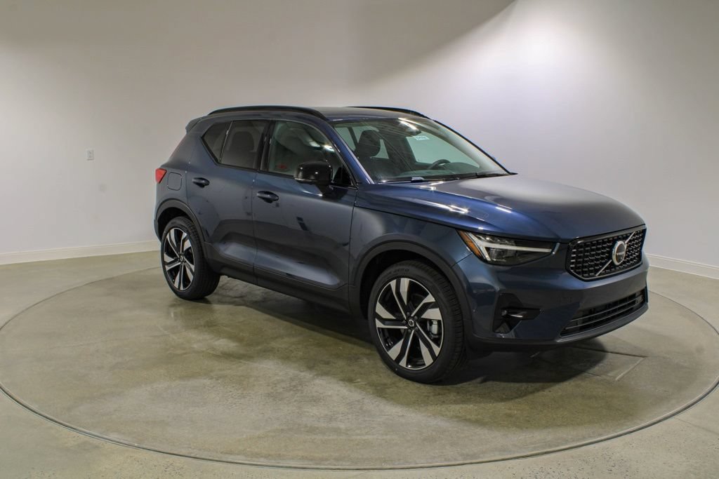 New 2026 Volvo XC40 B5 Ultra w/ Protection Package Premier AWD/4WD image 7