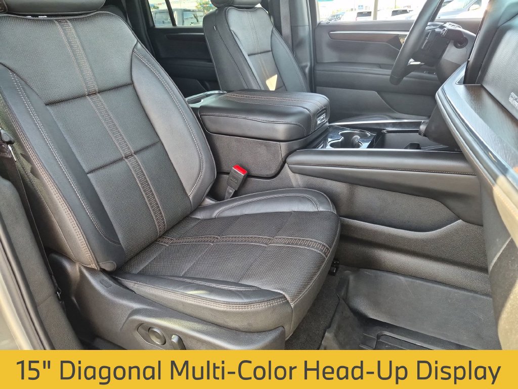 Used 2025 Chevrolet Suburban High Country AWD/4WD image 32