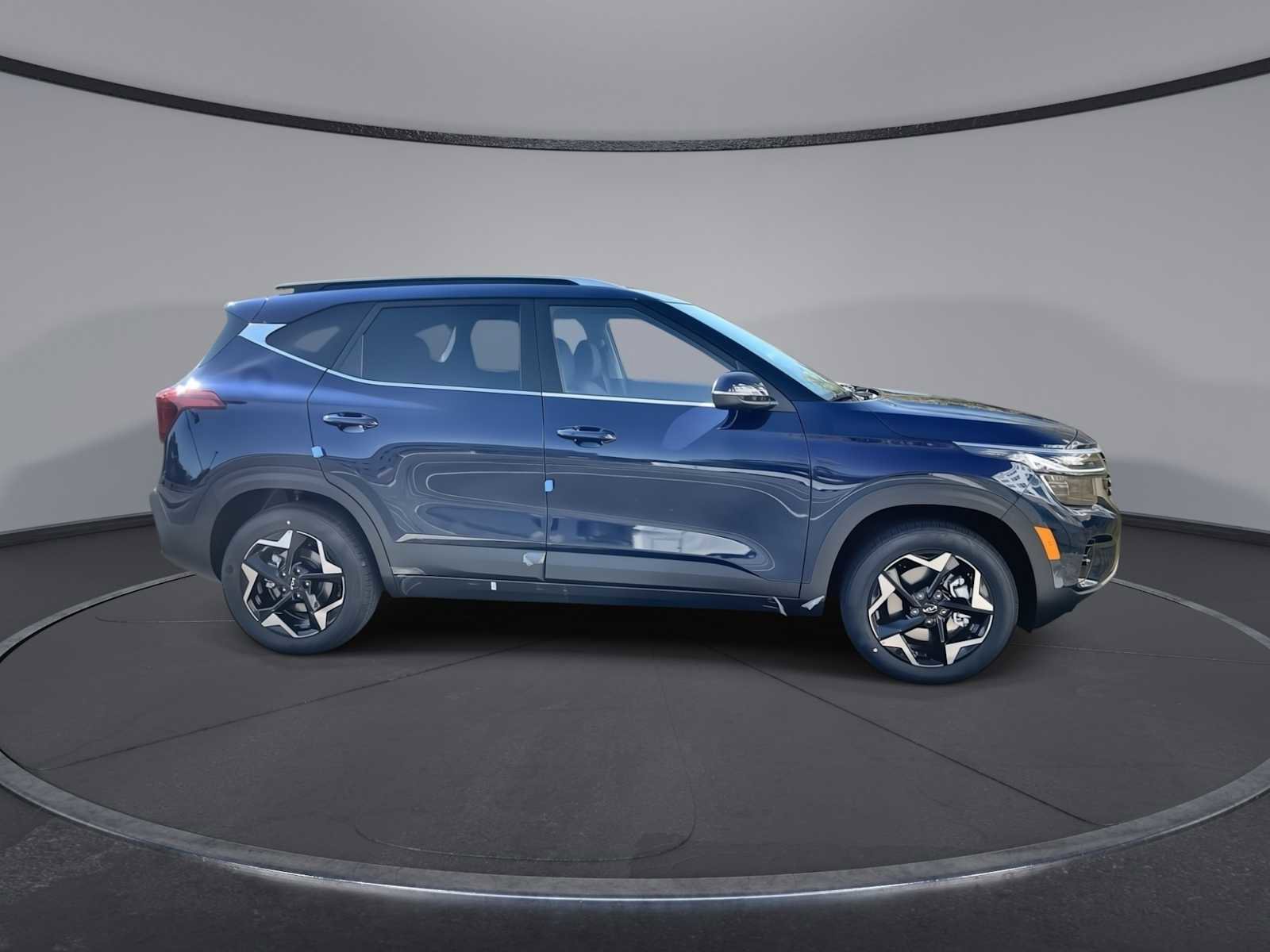 Certified 2025 Kia Seltos EX w/ EX Sunroof Package image 6