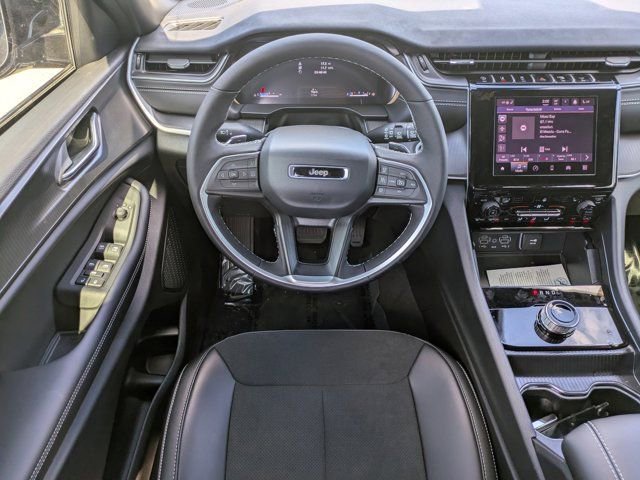 New 2025 Jeep Grand Cherokee L Altitude image 14