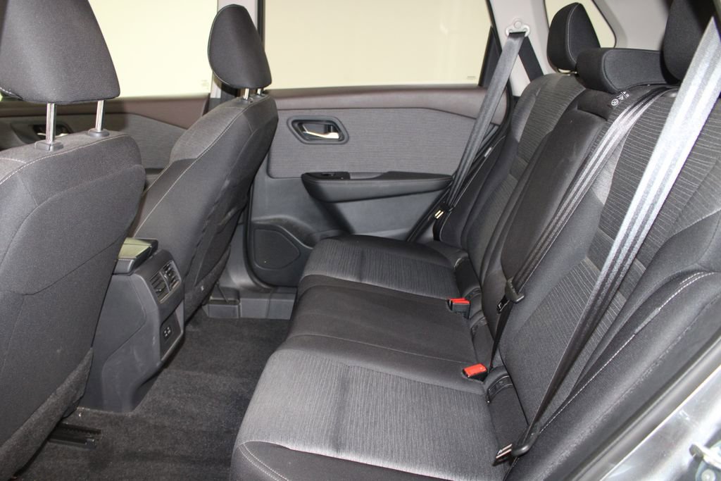Used 2023 Nissan Rogue SV AWD/4WD image 17