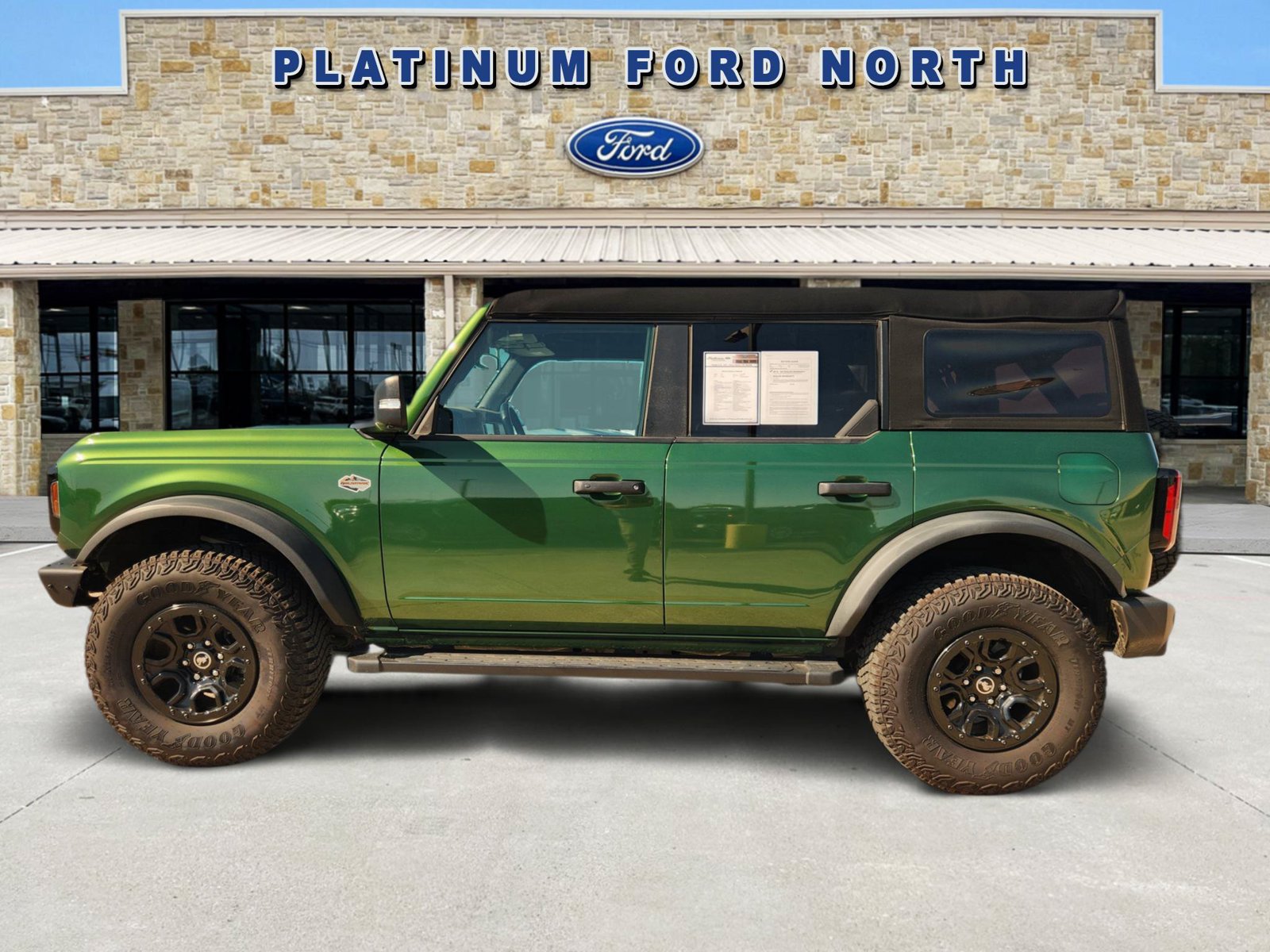 Used 2024 Ford Bronco Wildtrak AWD/4WD image 3