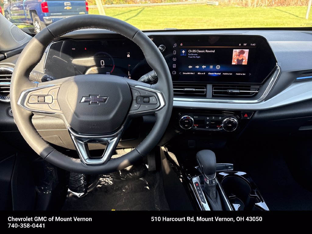 New 2026 Chevrolet Trax LT w/ Midnight Edition FWD image 17