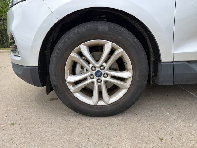 Used 2019 Ford Edge SEL image 9