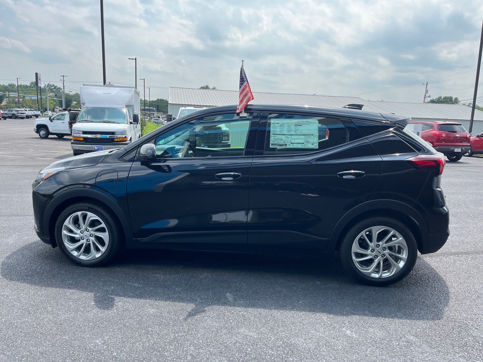 New 2027 Chevrolet Bolt LT w/ Comfort Package FWD image 9