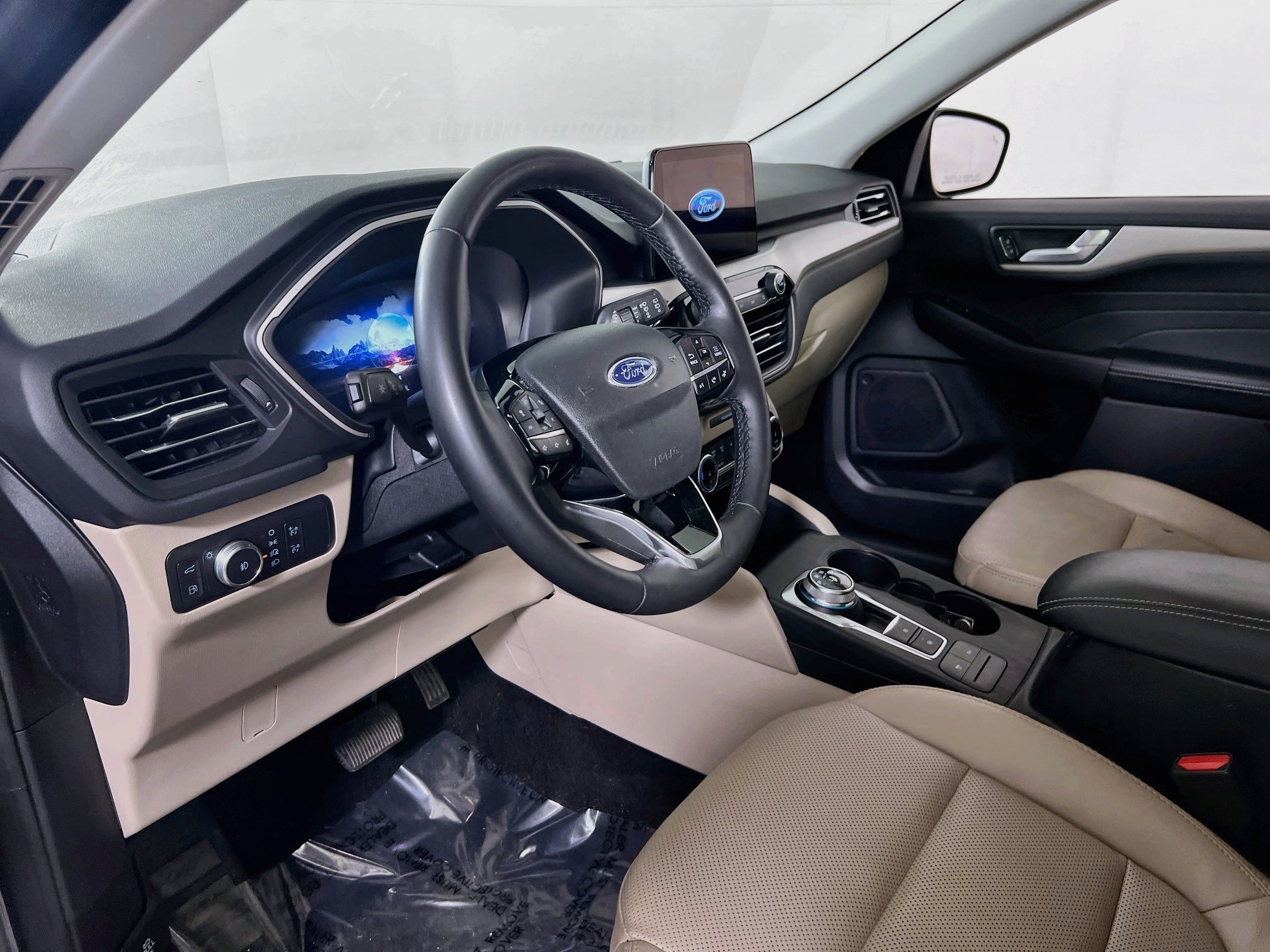 Used 2022 Ford Escape SEL w/ Technology Package FWD image 9