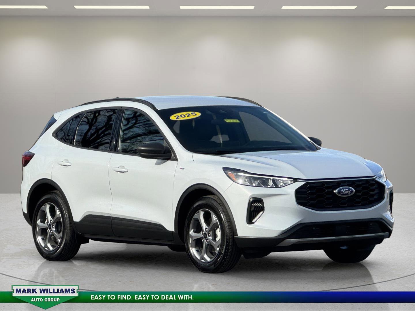 Used 2025 Ford Escape ST-Line image 1