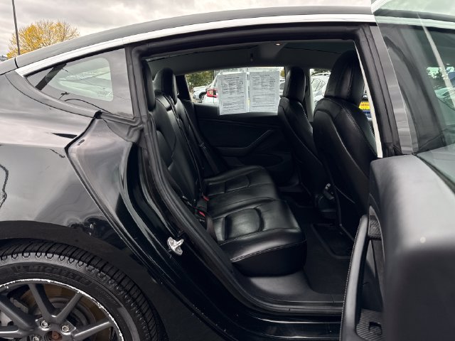 Used 2018 Tesla Model 3 Long Range RWD image 10