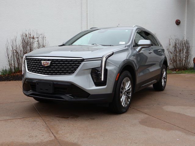 Certified 2025 Cadillac XT4 Premium Luxury FWD image 4