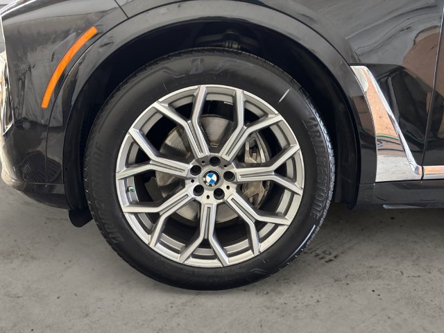 Used 2023 BMW X7 xDrive40i w/ Parking Assistance Package AWD/4WD image 14