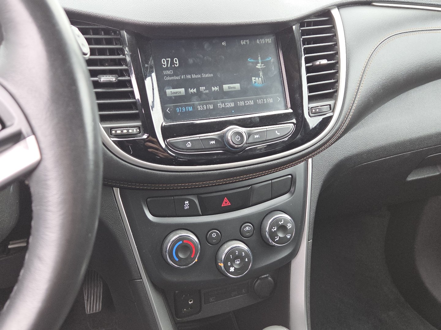 Used 2017 Chevrolet Trax LT w/ LT Convenience Package FWD image 25