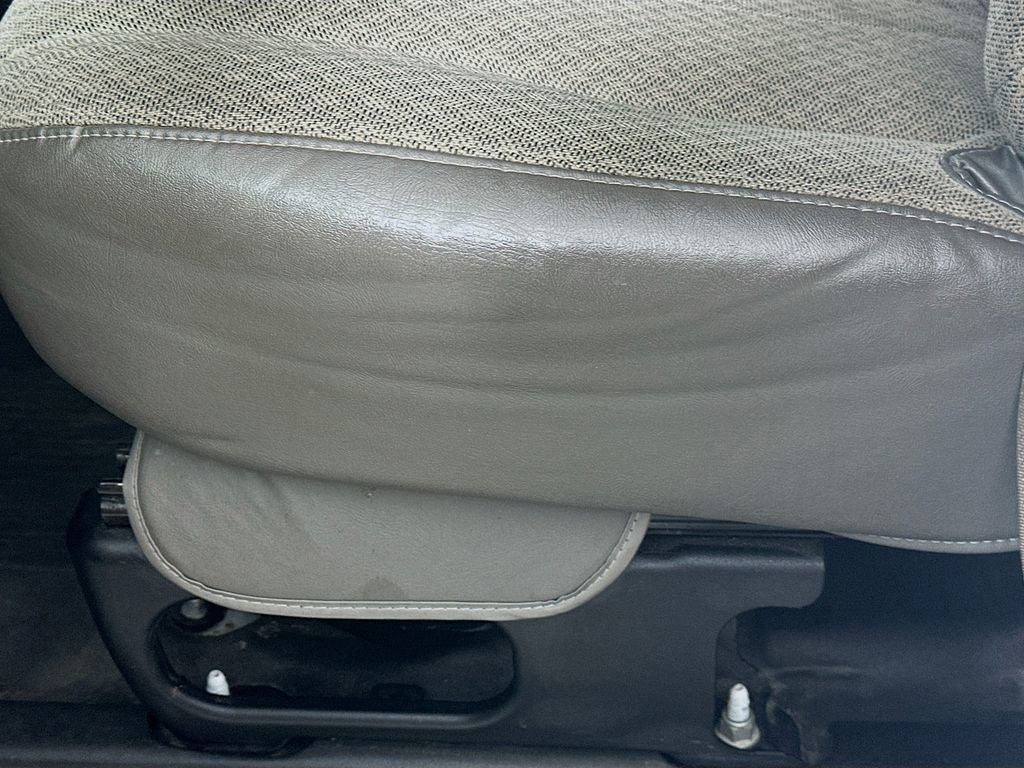 Used 2019 Chevrolet Express 2500 image 21