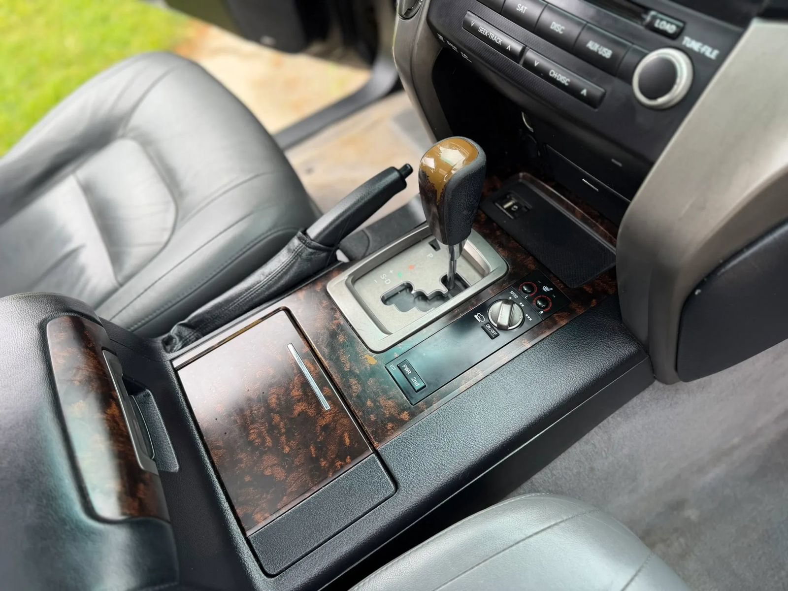 Used 2011 Toyota Land Cruiser w/ Upgrade Pkg AWD/4WD image 70