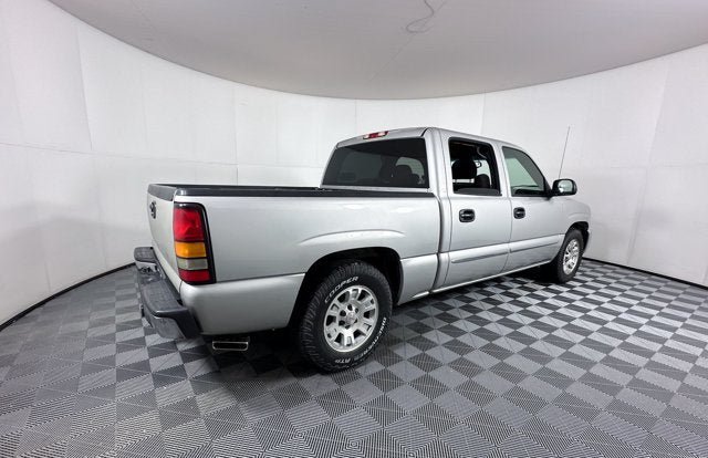 Used 2007 GMC Sierra 1500 SLE w/ Crew Cab Value Package RWD image 4