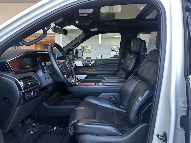 Certified 2024 Lincoln Navigator Reserve AWD/4WD image 18