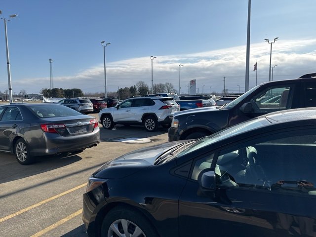 Used 2023 Toyota Corolla LE image 28