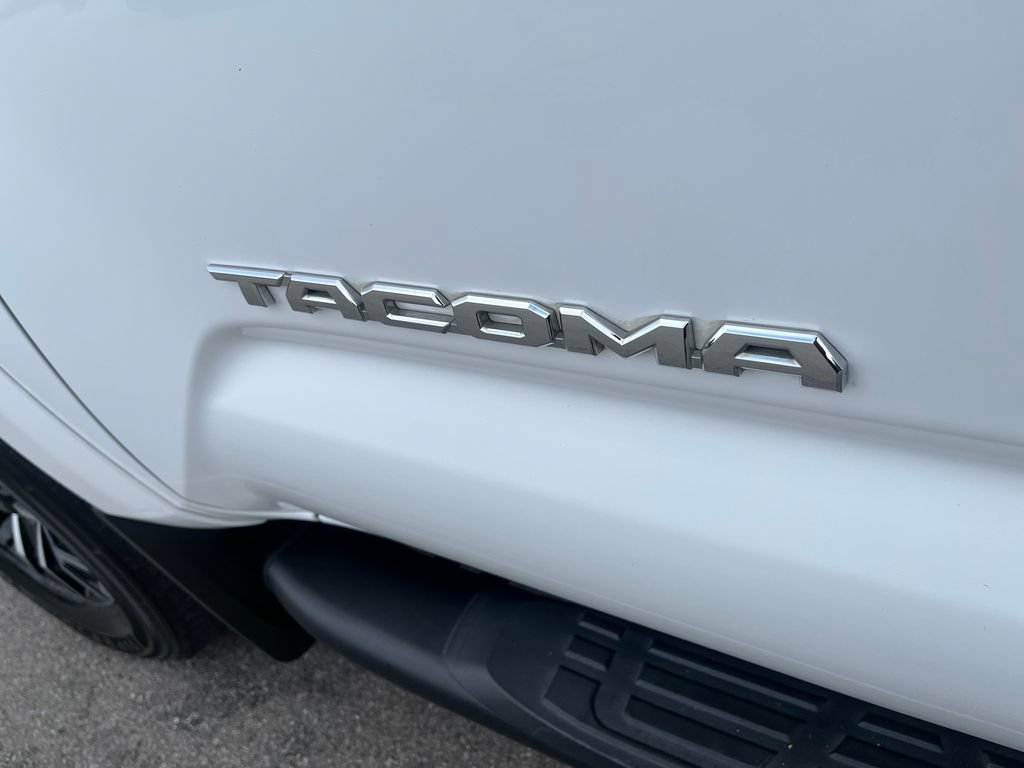 Used 2020 Toyota Tacoma TRD Sport w/ TRD Premium Sport Package AWD/4WD image 34