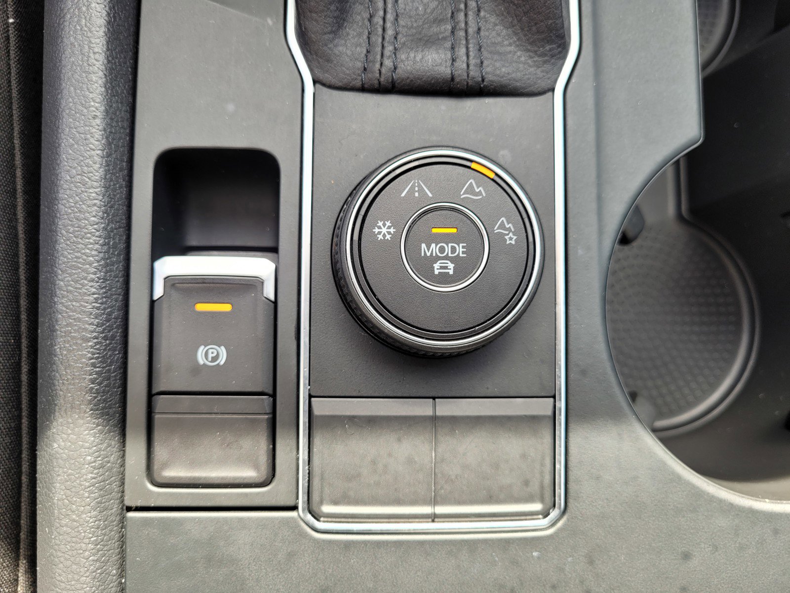 Used 2020 Volkswagen Atlas S w/ Towing Package image 16