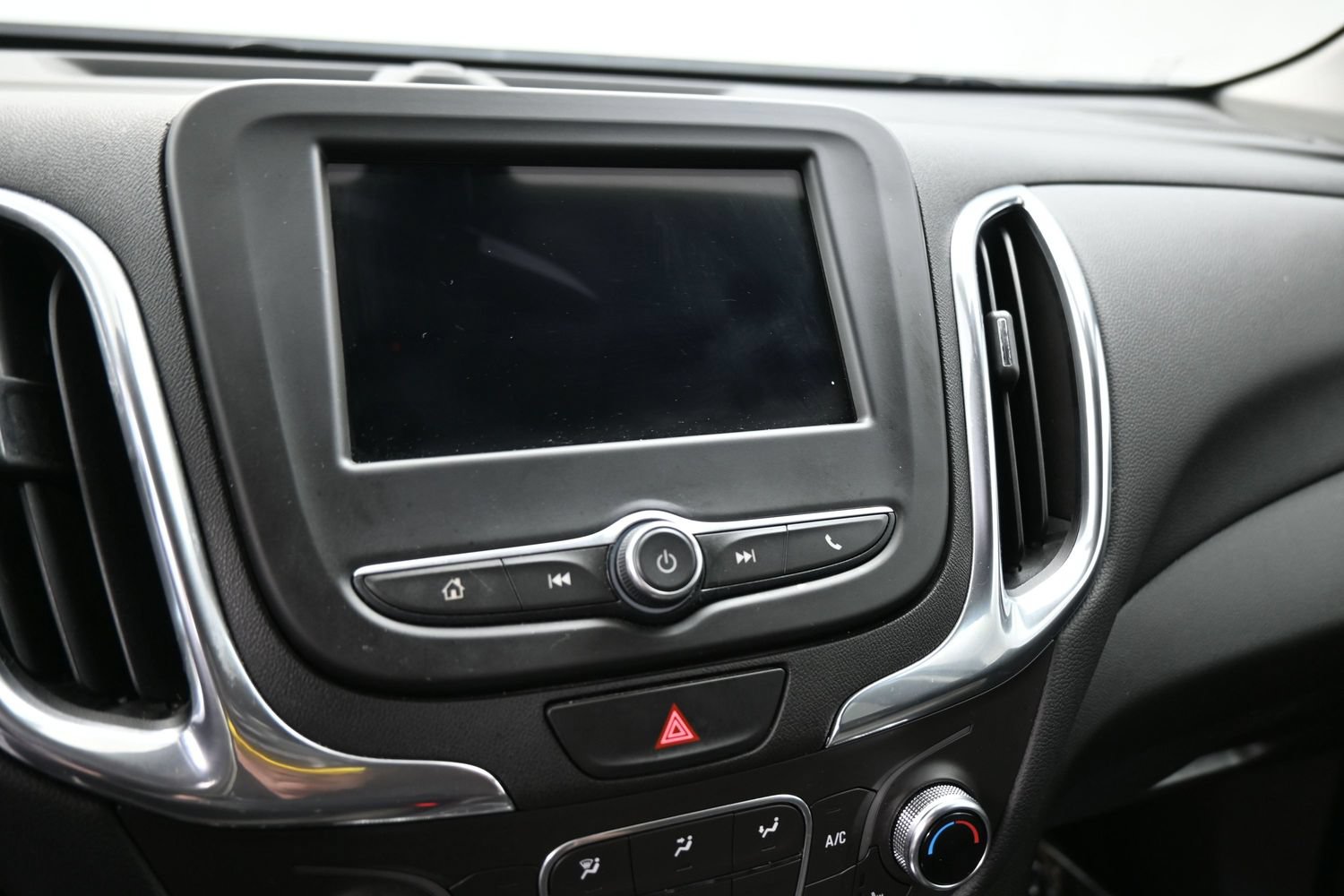 Used 2019 Chevrolet Equinox LT FWD image 15