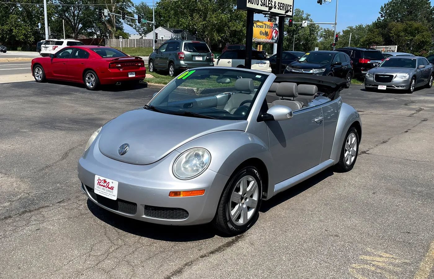 Used 2007 Volkswagen Beetle Convertible w/ Package 1 FWD image 3