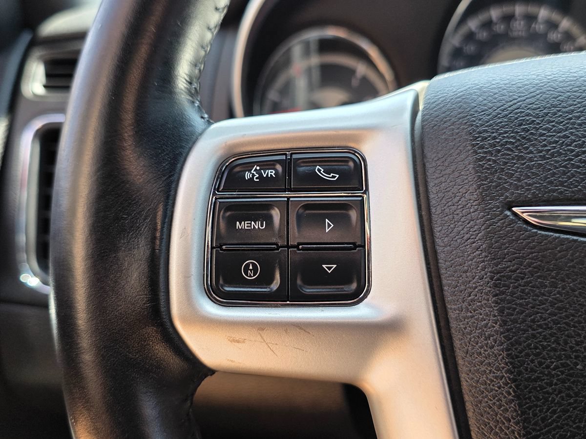 Used 2012 Chrysler 200 Limited FWD image 30