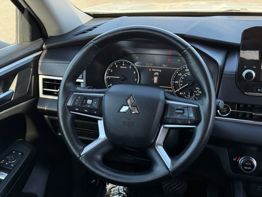 Used 2024 Mitsubishi Outlander SE image 19