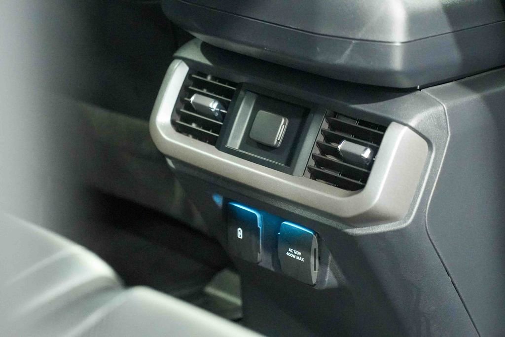 Used 2023 Ford F150 Lariat w/ Max Trailer Tow Package AWD/4WD image 20