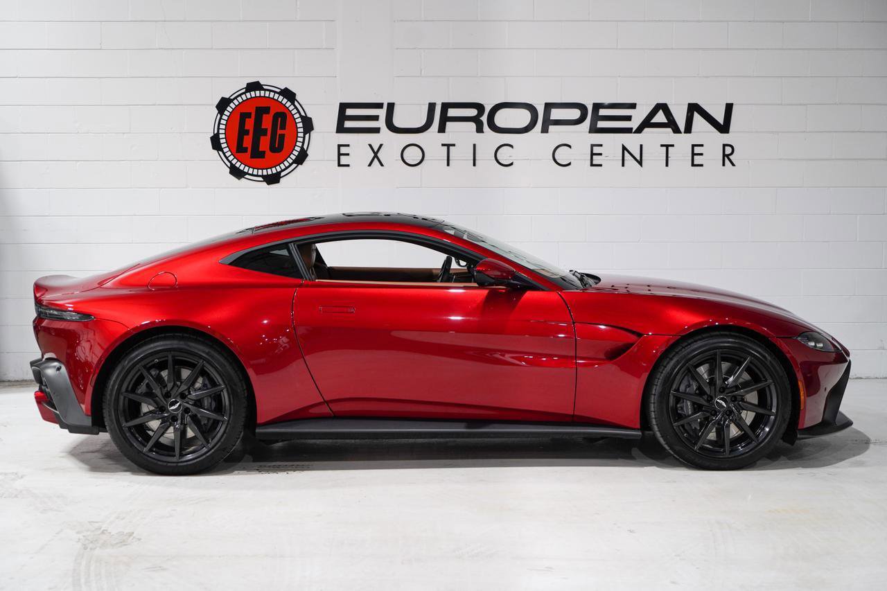 Used 2020 Aston Martin V8 Vantage Coupe image 6