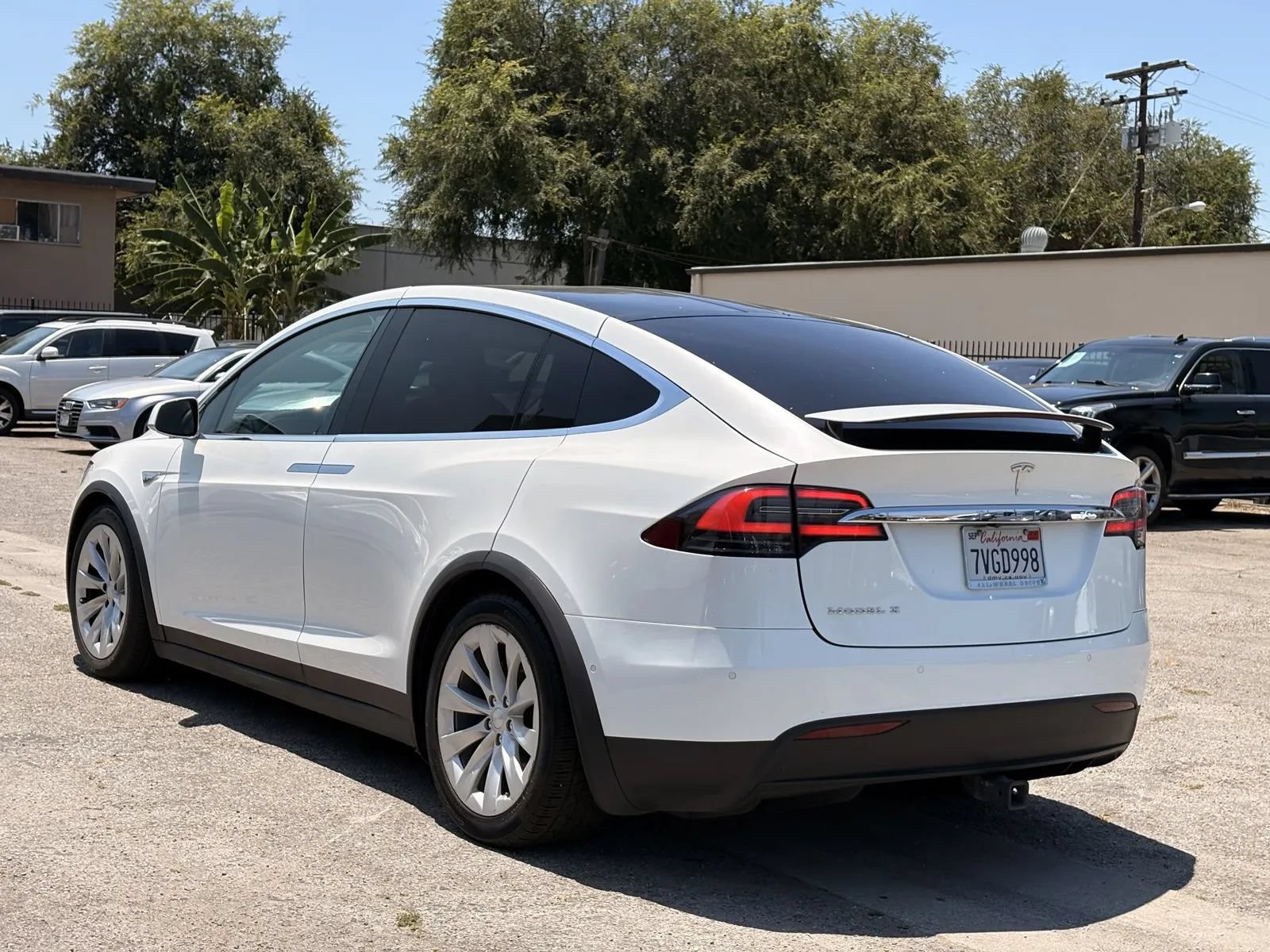 Used 2016 Tesla Model X 75D AWD/4WD image 2