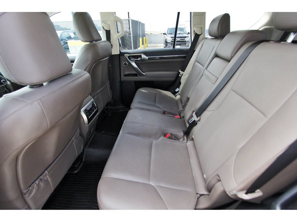 Used 2022 Lexus GX 460 Luxury w/ Off Road Package AWD/4WD image 7