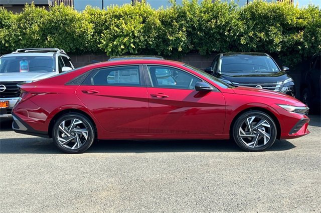 New 2025 Hyundai Elantra SEL image 5