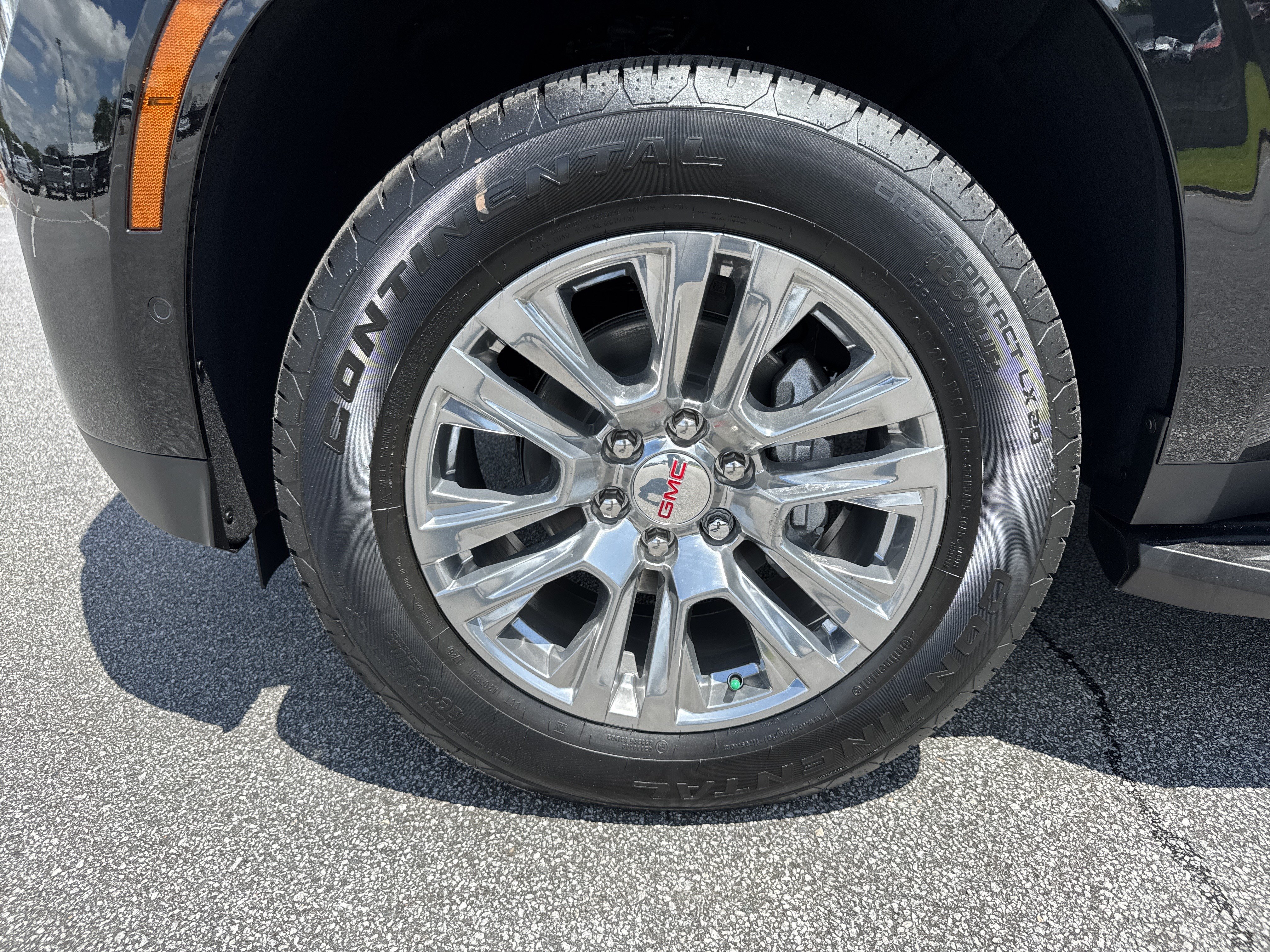 New 2026 GMC Yukon Denali AWD/4WD image 13