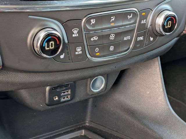 Used 2023 Chevrolet Traverse RS image 22