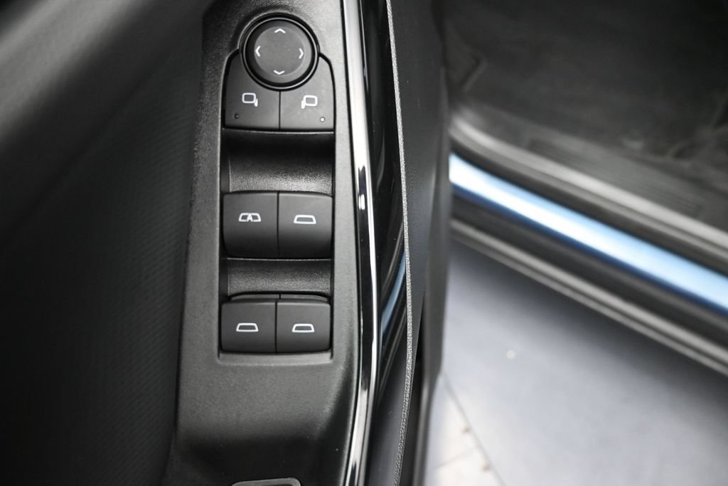 Used 2025 Chevrolet Equinox LT FWD image 5