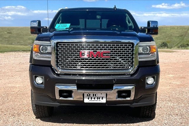 Used 2015 GMC Sierra 2500 Denali w/ Duramax Plus Package AWD/4WD image 2