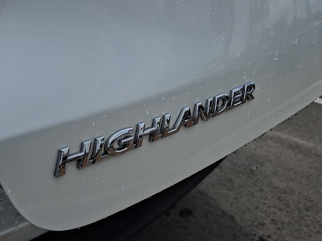 Used 2017 Toyota Highlander Limited Platinum FWD image 37