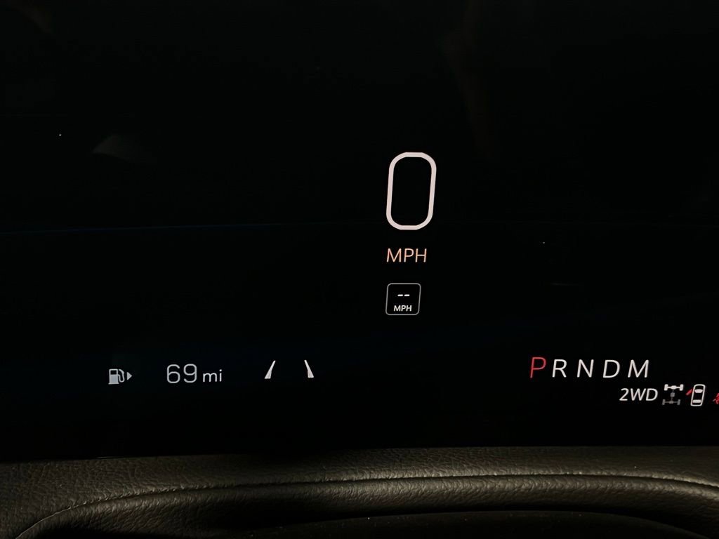 Used 2024 Cadillac XT4 Premium Luxury image 16